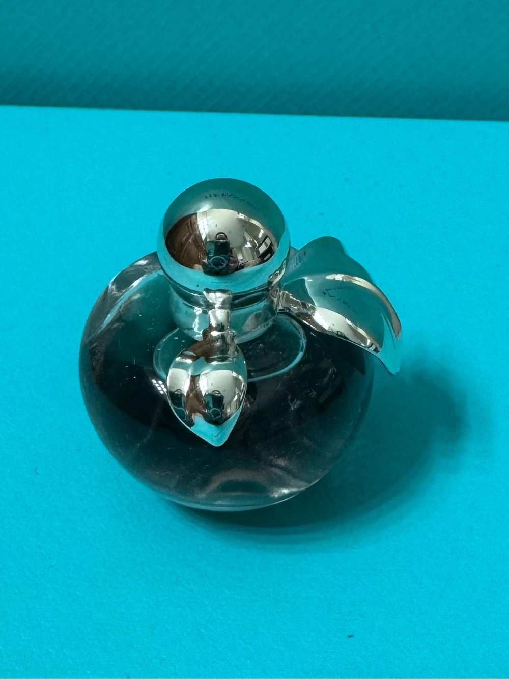 Nina Ricci perfume - Picture 2 of 5